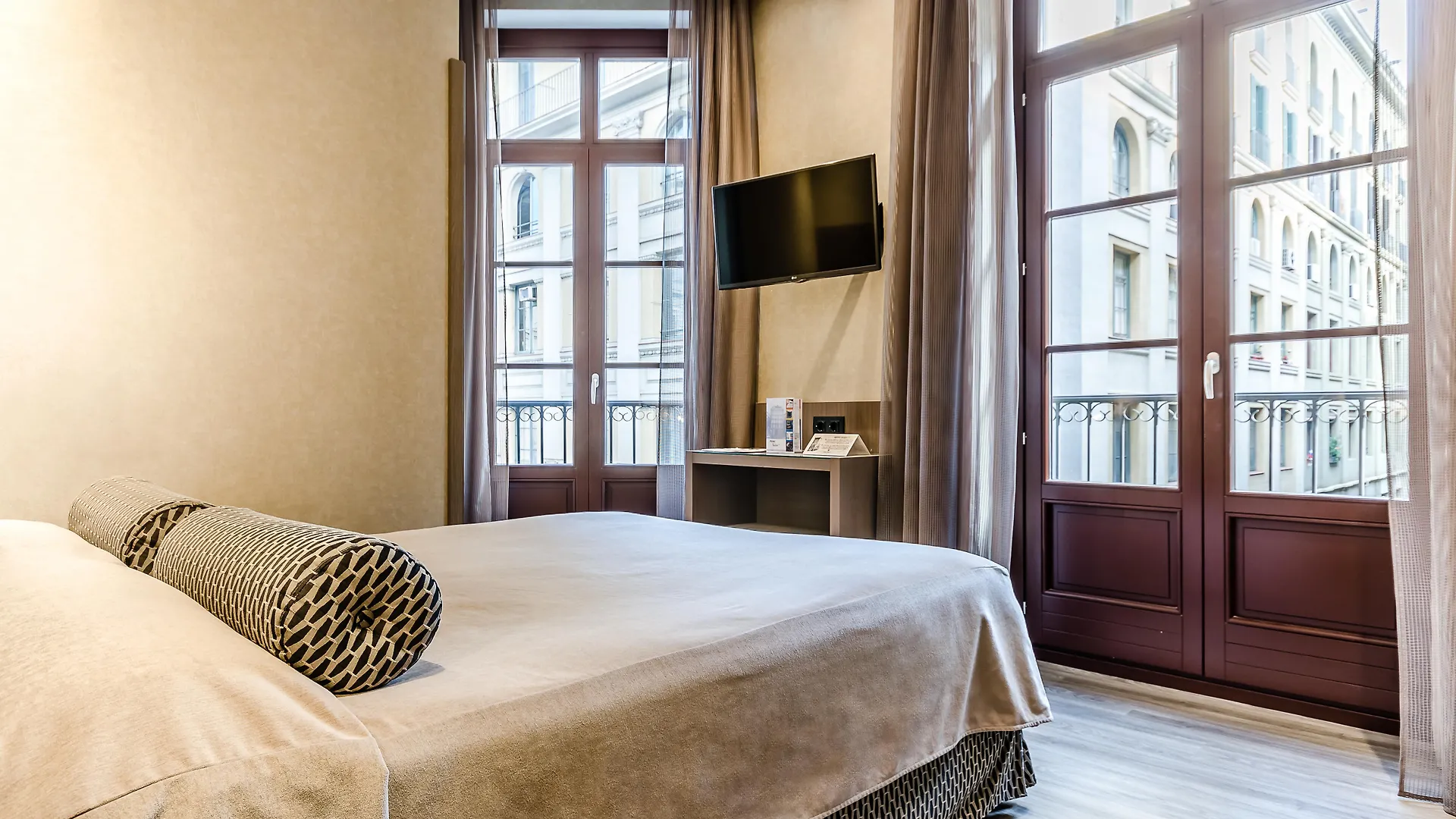 Hotel Suizo Barcelona 3*,  España