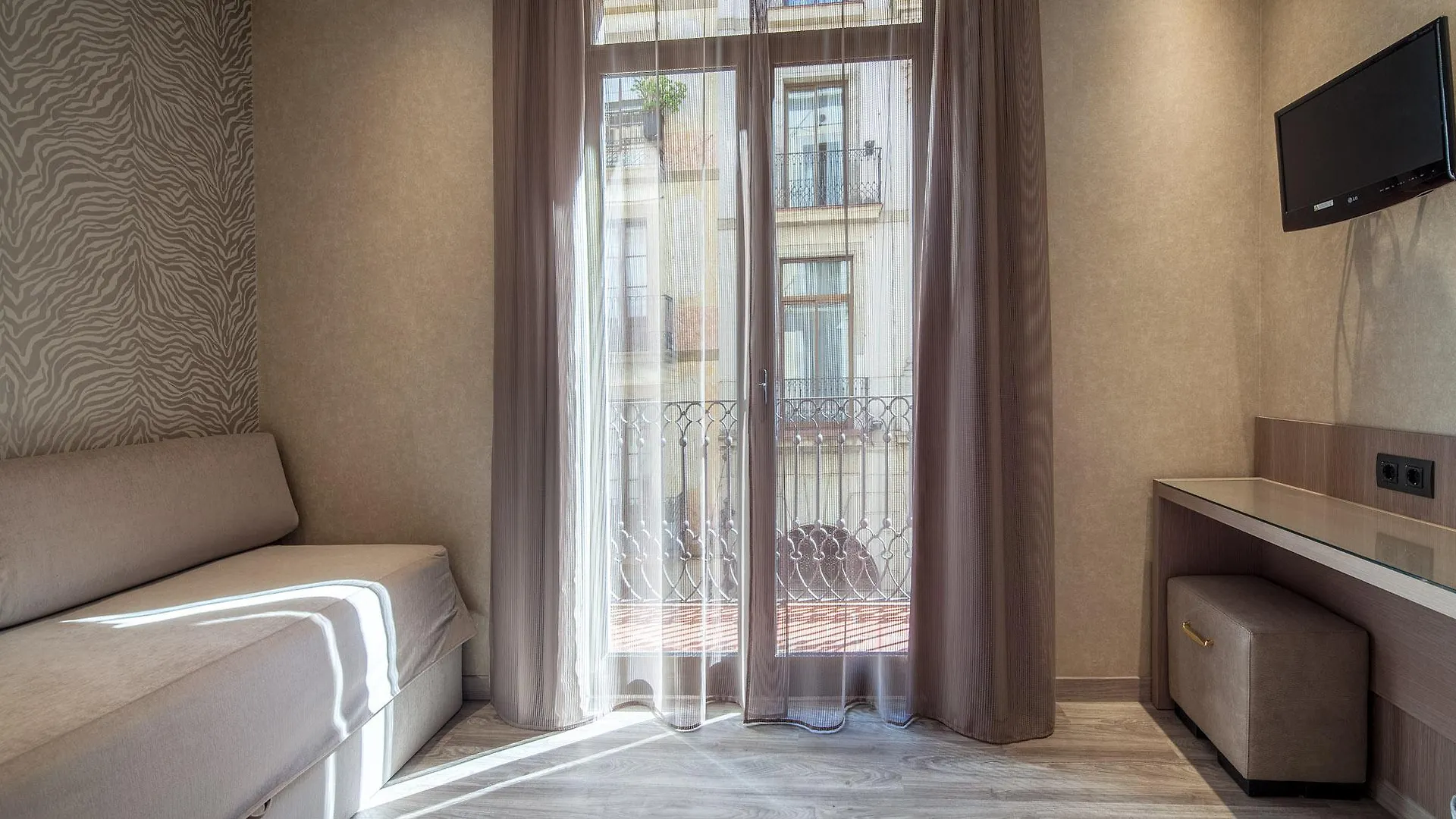 ***  Hotel Suizo Barcelona Spain